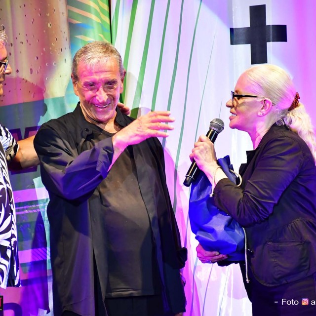 CACHO DE LA CRUZ 013